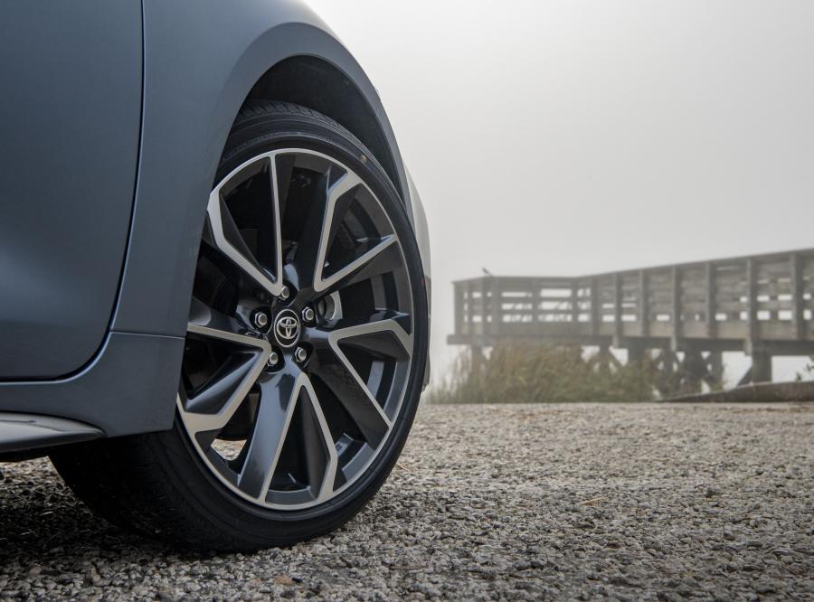 Колеса Toyota Corolla XSE Sedan 2019 года  (NA) (фото 19 из 45)